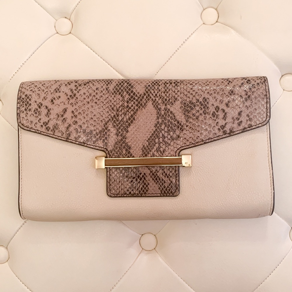 VINCE CAMUTO Julia Clutch